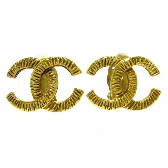 100% Authentic CHANEL - Gold Hardware Clip On Earrings 439-090424